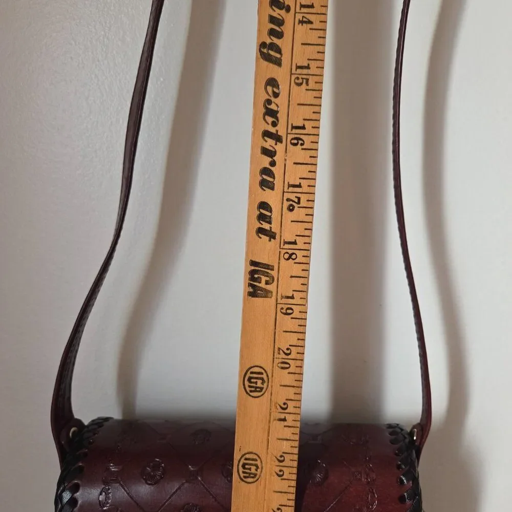 EUC VINTAGE GENUINE LEATHER SMALL TOOLED CROSSBODY BAG